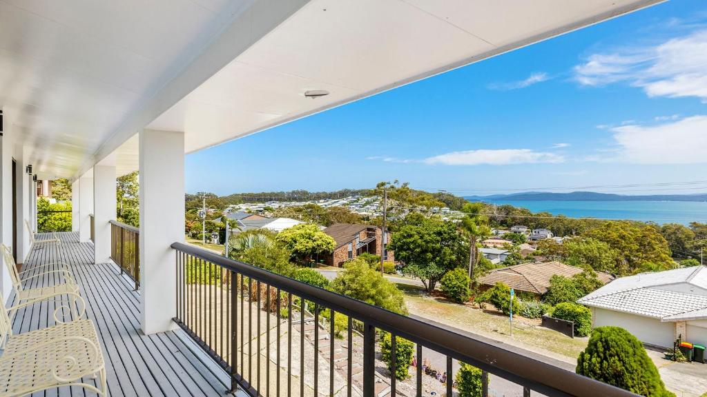 Holiday on The Hill - 29 Wallawa Rd, Nelson Bay photo 1