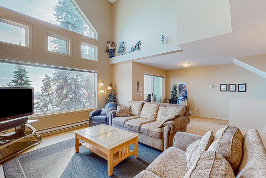 SnowCrest Village, Unit 5A photo 3
