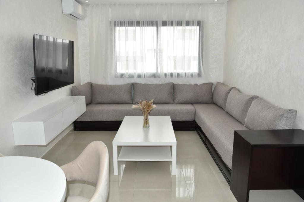 Lovely Apartment With Pool & Gym photo 3