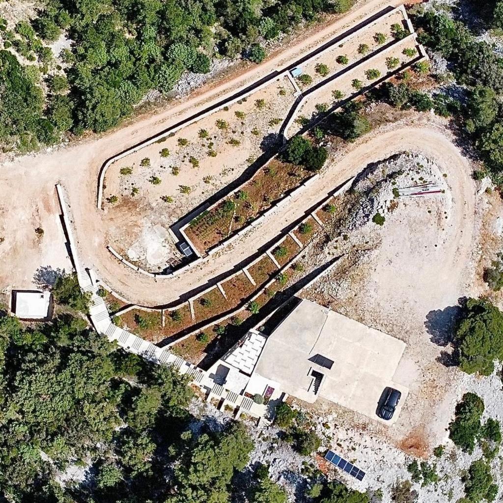 Isolated apartments with a parking space Cove Medvidina, Hvar - 22019 photo 2