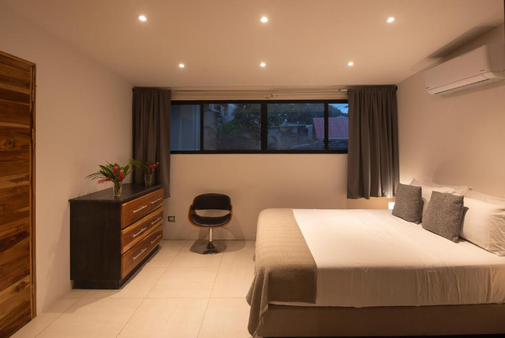 The Jungle Loft, 7 min Walk to Guiones beach + Jacuzzi photo 4