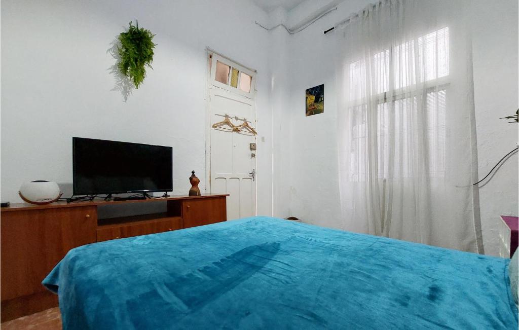 Gorgeous Home In Algeciras With Kitchenette photo 3