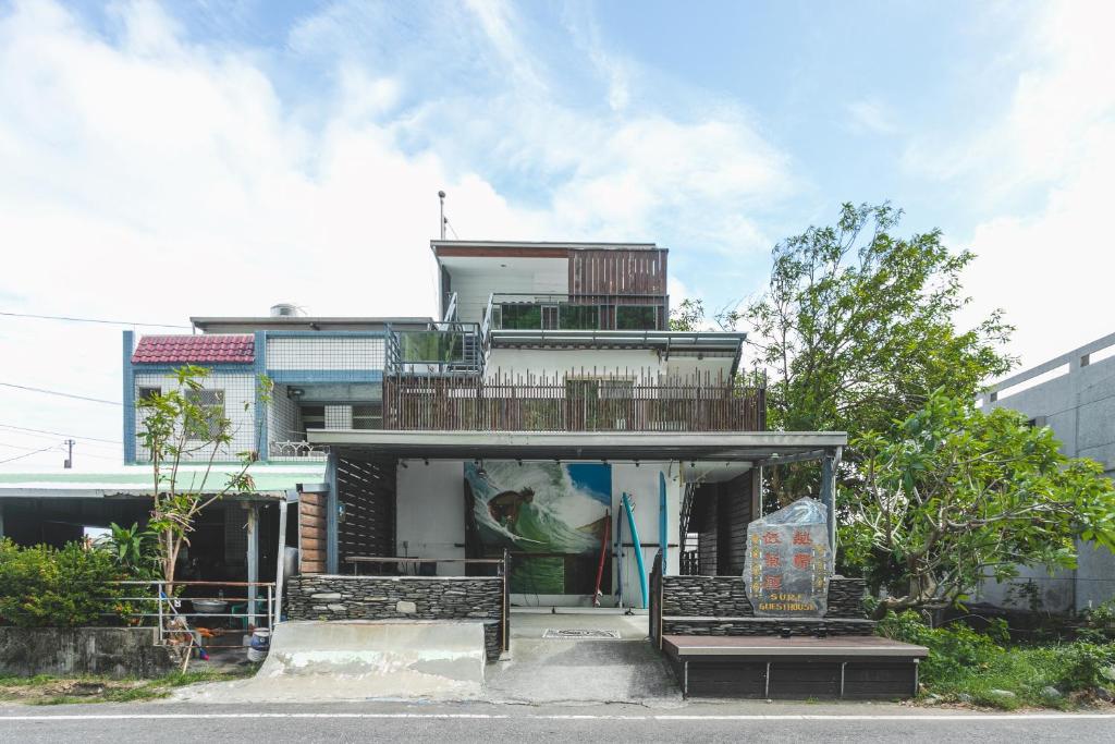Tropical Low Boundary B&B photo 1