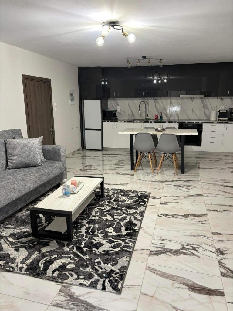 Rata Rooms