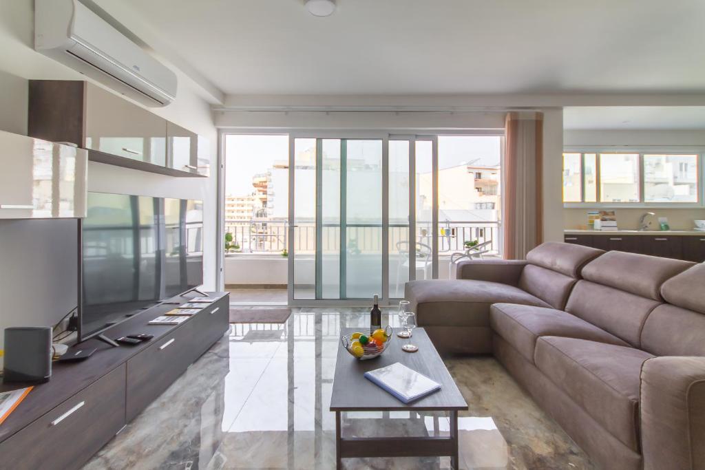 Palm Modern Apart 200mt From Sea Qawra - Happy Rentals photo 2