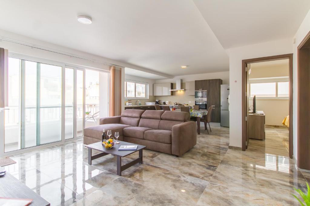 Palm Modern Apart 200mt From Sea Qawra - Happy Rentals photo 1