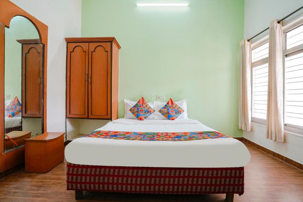 FabHotel Girija photo 2