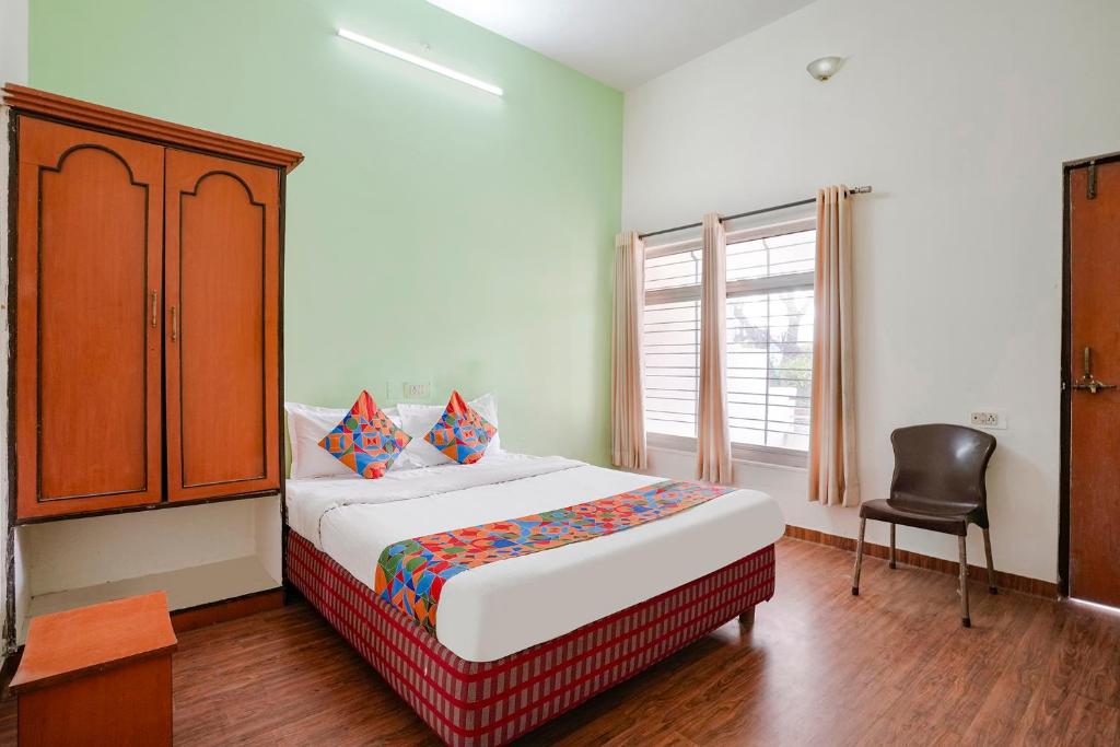 FabHotel Girija photo 1