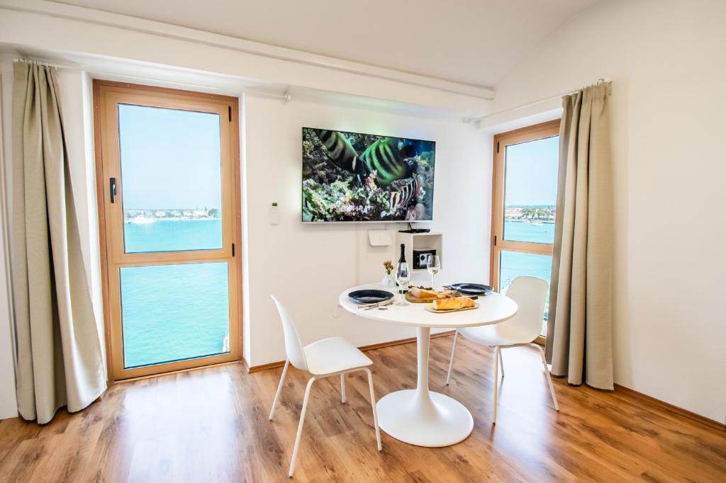 Umag apartment center seafront seaview old town 2 photo 2