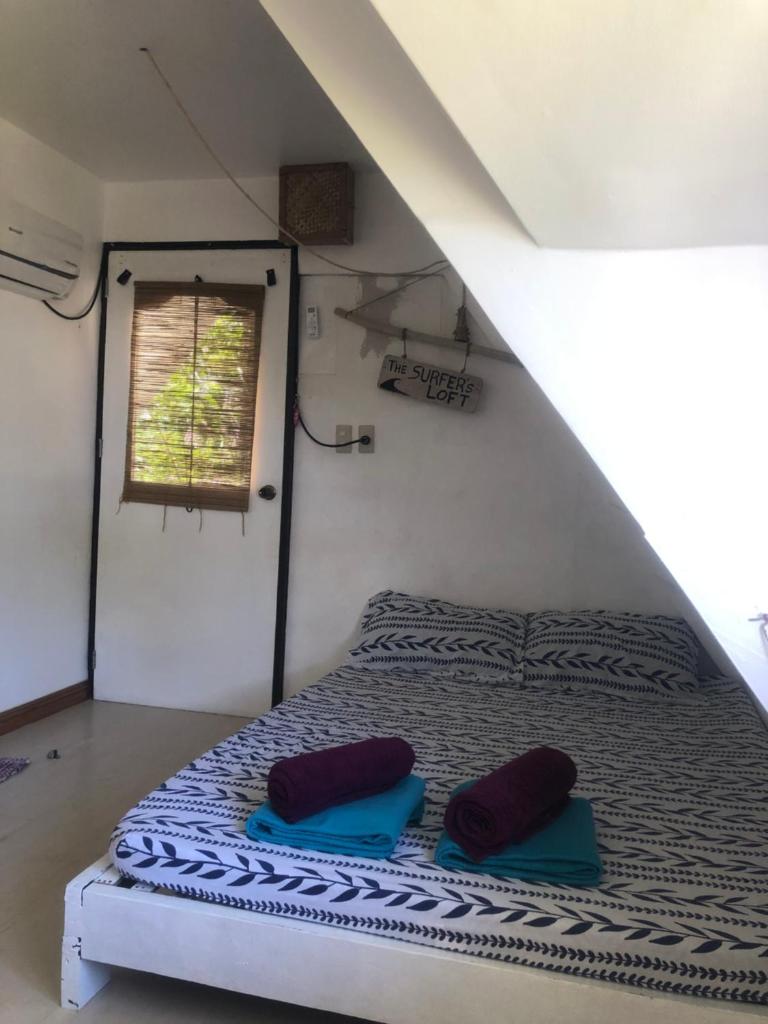 Le Frob Beachfront Attic Room - Helminas photo 1