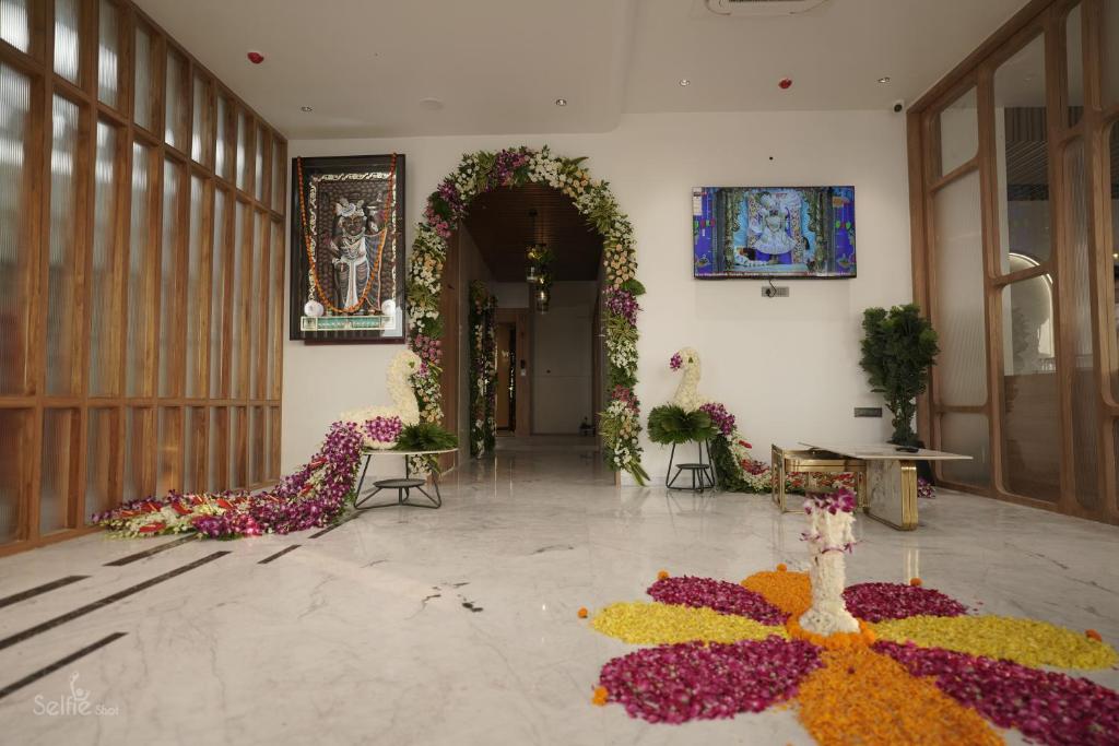 Pride Comfort Dwarka photo 3