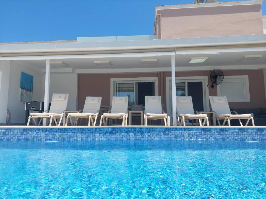Villa Astra walking distance to the beach and to Georgioupolis center photo 4