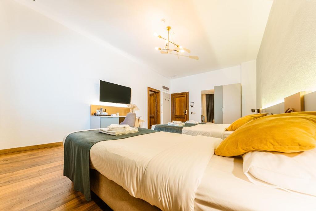 CASA CHITIC - HOTEL & RESTAURANT- Str Nicolae Balcescu 13 photo 3