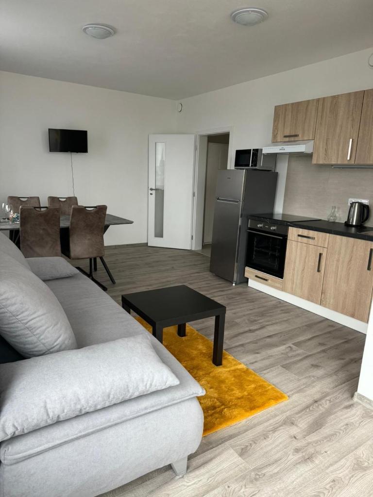 Sky Apartments 506