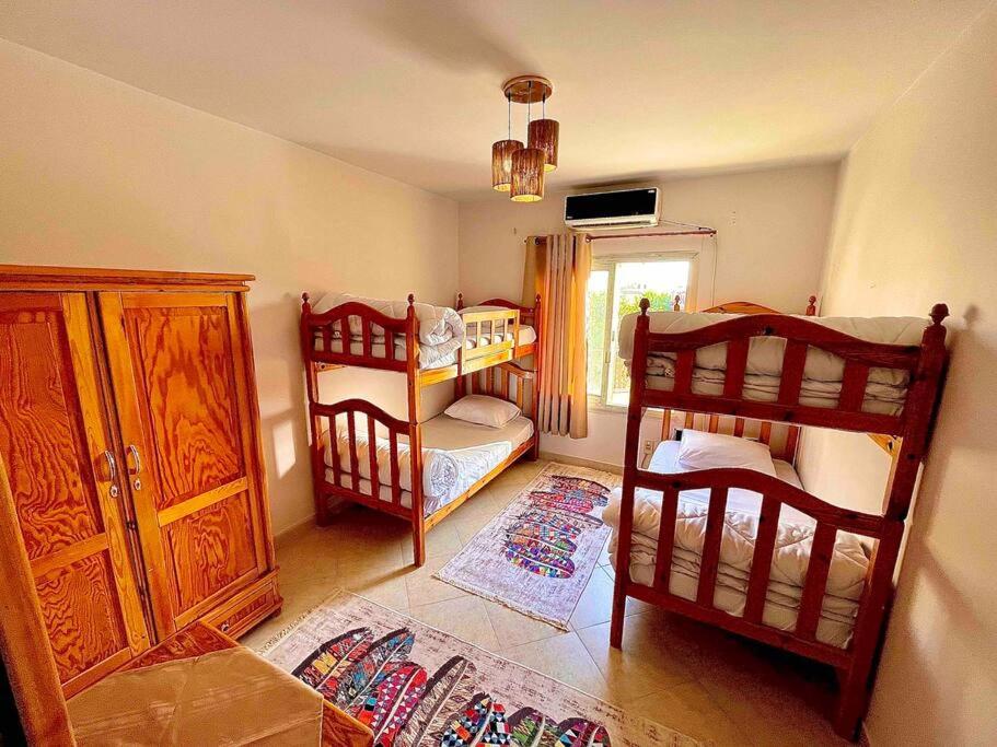 5-BRS Villa Steps from Beach Cozy vibes photo 2