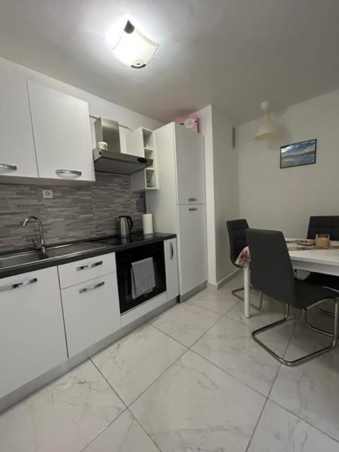 Apartment ZORA photo 2