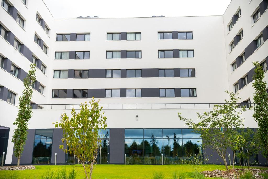 Holiday Inn Paris CDG Airport an IHG Hotel photo 2
