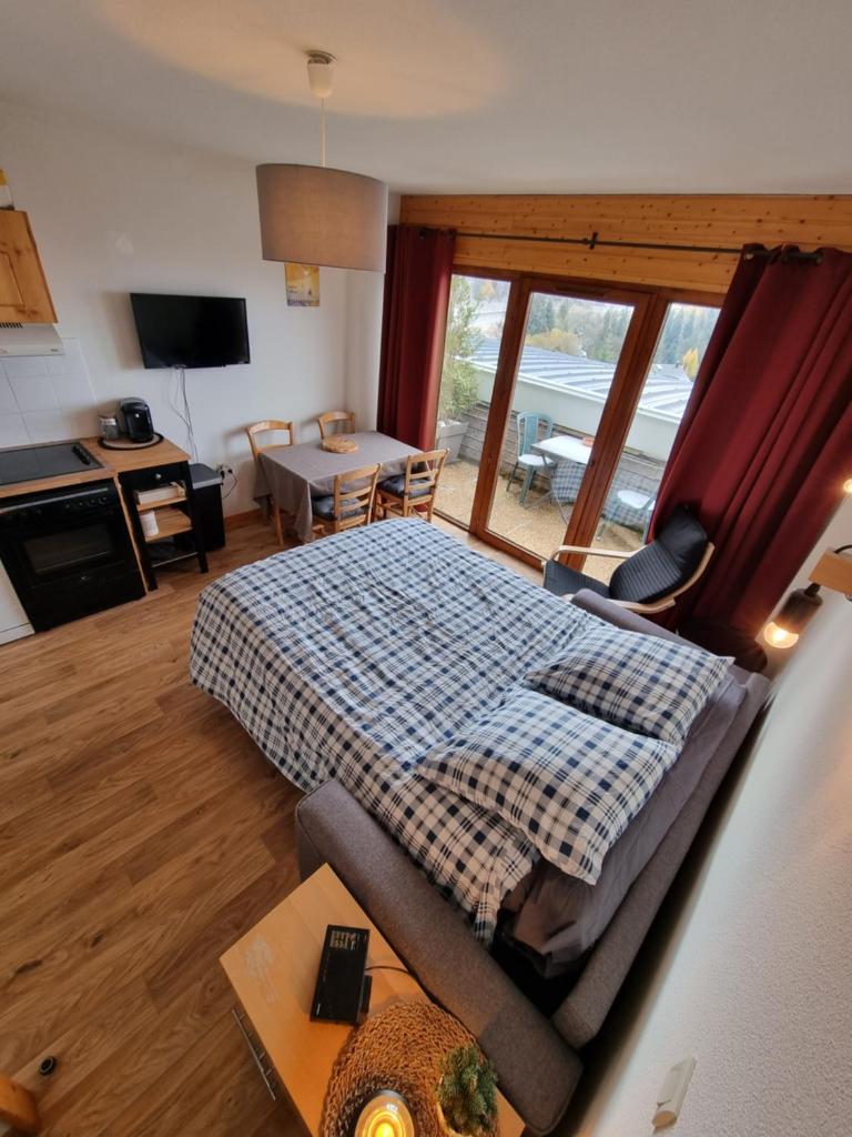 Appartement 4 personnes 32m2 Au pied des pistes- WiFI- Balcon Sud- Chamrousse 1650 photo 1