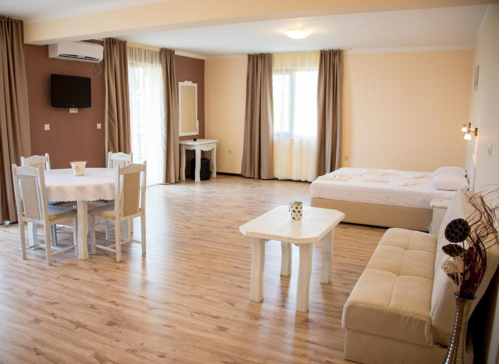 Студио (Номер-студио с балконом и видом на море), Toma's Residence- All Inclusive