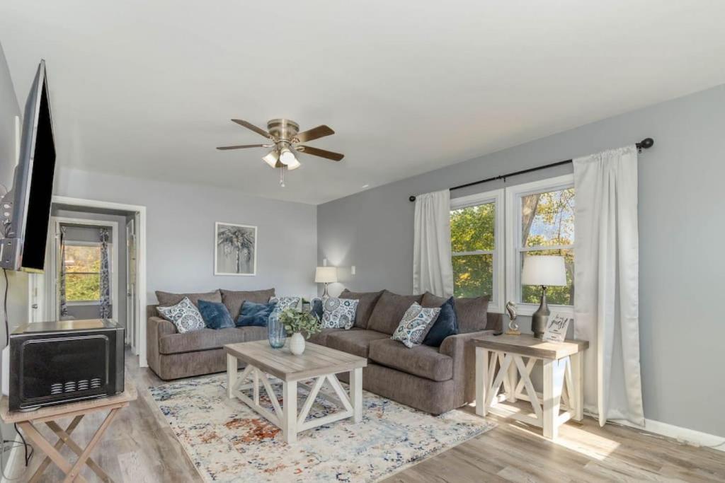 New renovated single-family home built in 1999 photo 4