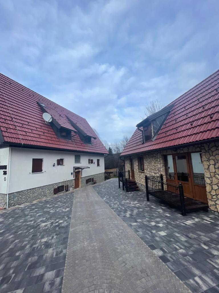 Rustic Lodge Plitvice photo 1