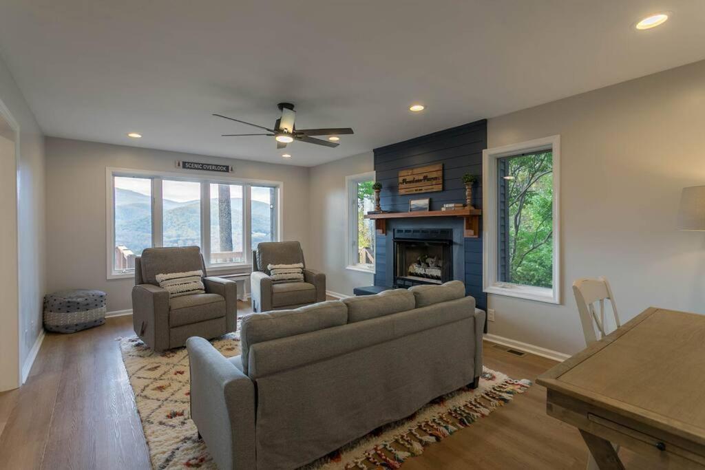 Mountain Mama- Amazing Views! + Hot Tub! photo 1