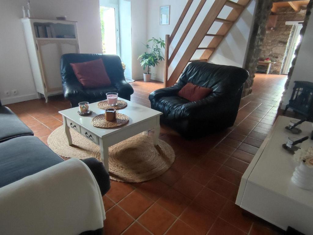 Comfortable cottage close to the beach, Portsall, 2 canoes photo 3