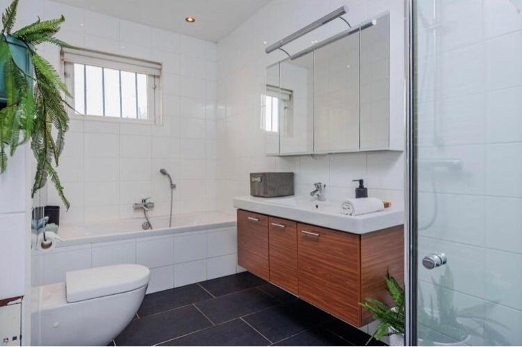 Mooie kamer uitzicht op de ijssel/ Nice room with beautiful view of the Ijssel river photo 1