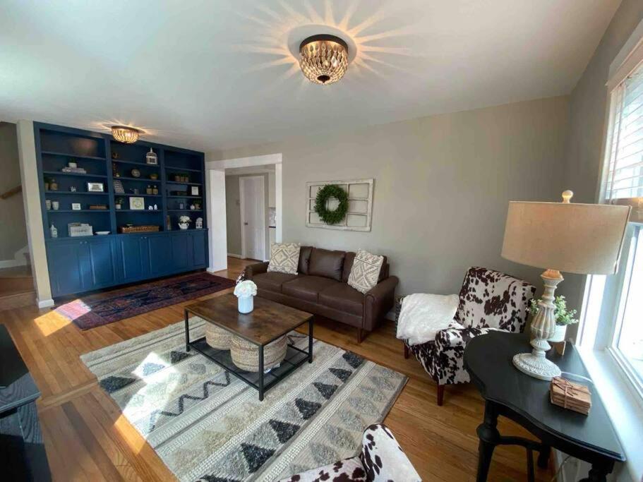 The Cottage @ Afton Mountain- Close to Wineries! image