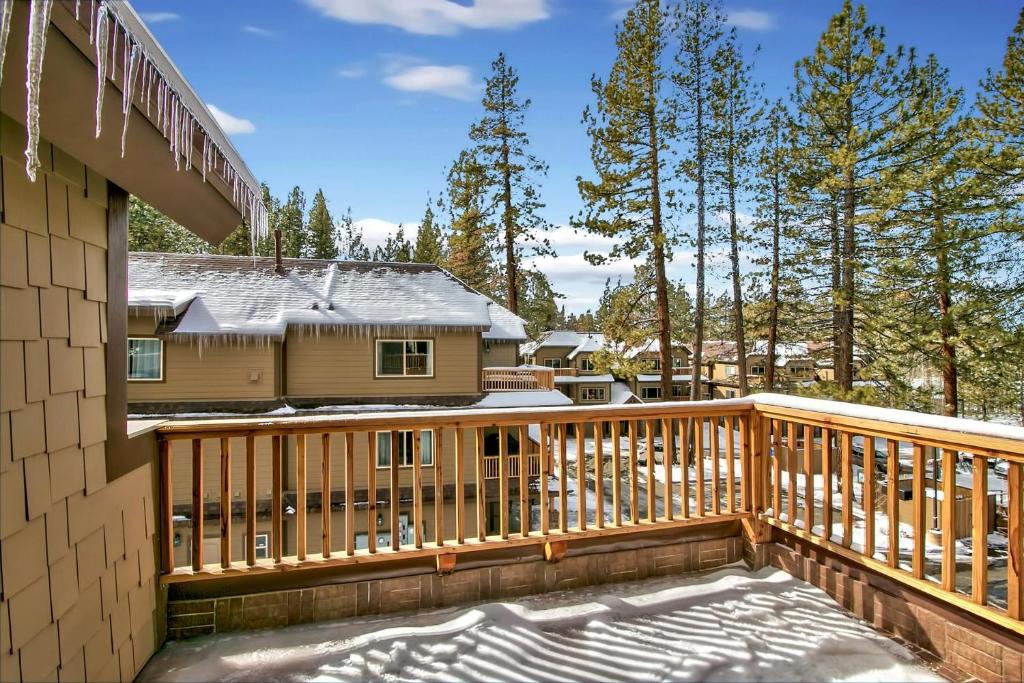 Conifer Chalet photo 4