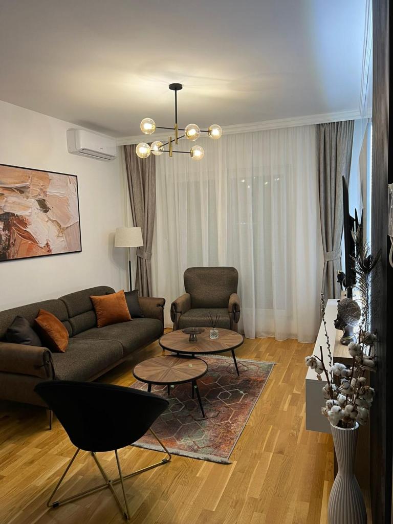 Center Lux Apartment photo 1