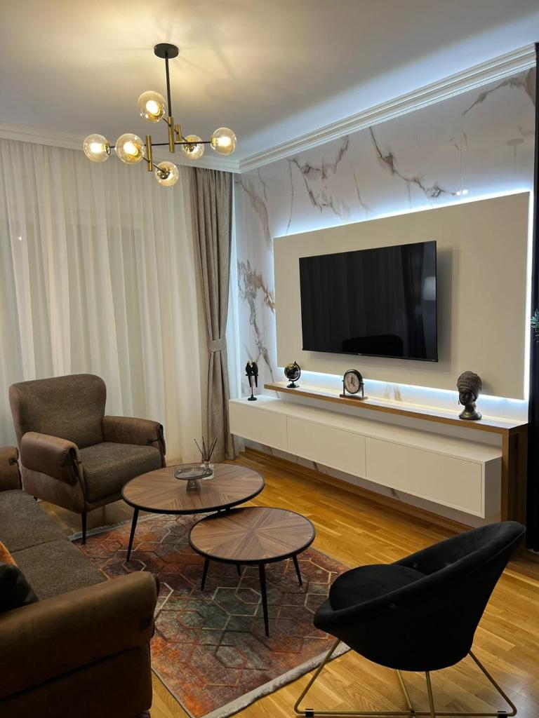 Center Lux Apartment photo 2