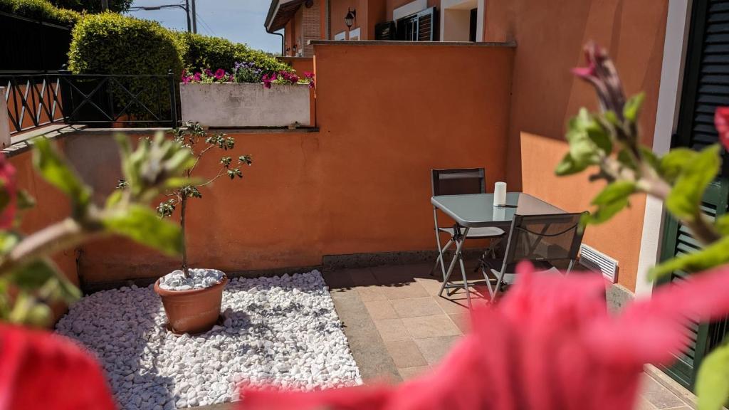 DOMUS Emy - Intero appartamento a piano terra con giardino e posto auto a Ciampino photo 2