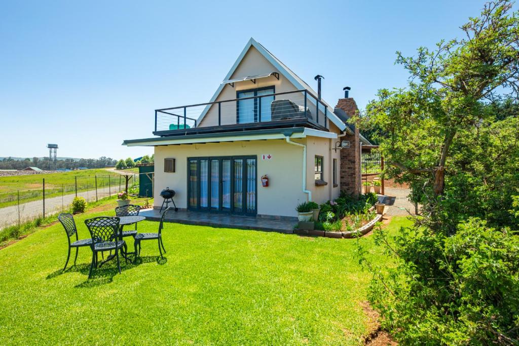 Midlands Cottage with Views