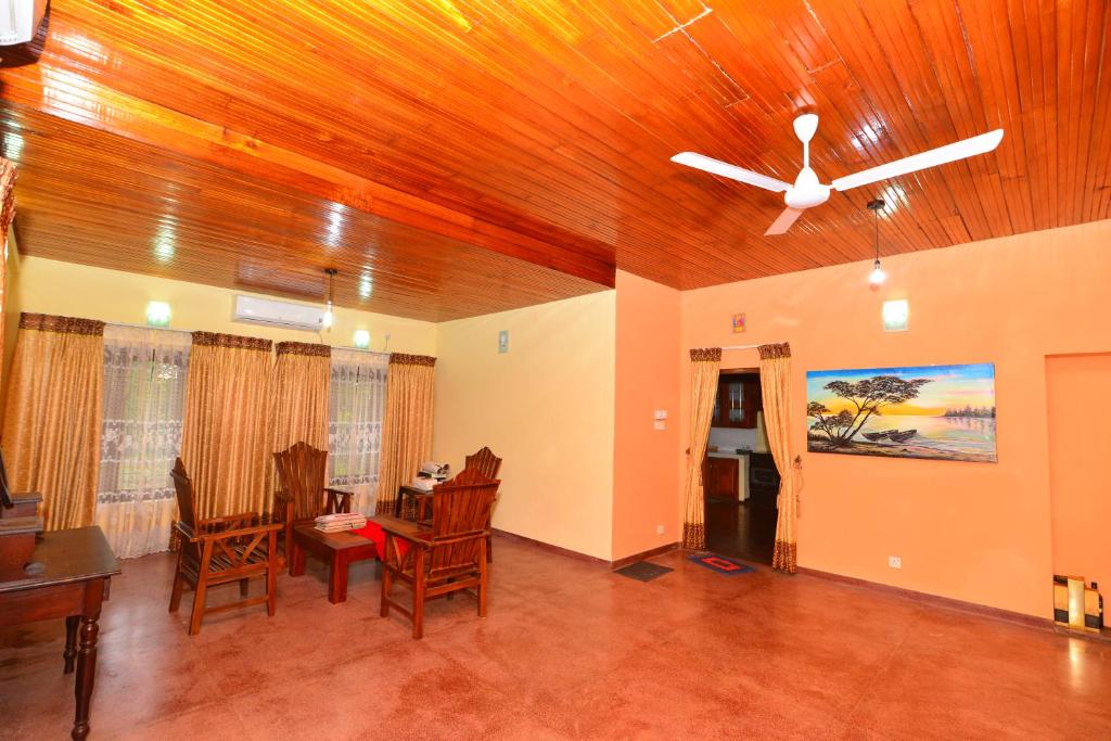 Blue Lotus Resorts Piliyandala-Colombo photo 1