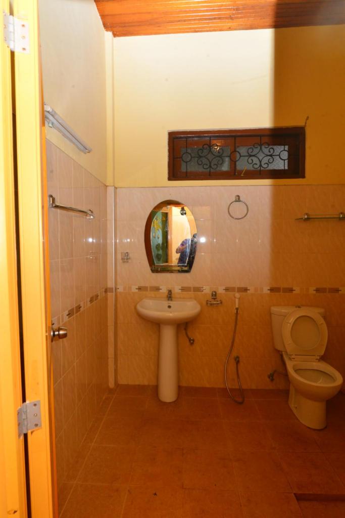 Blue Lotus Resorts Piliyandala-Colombo photo 2