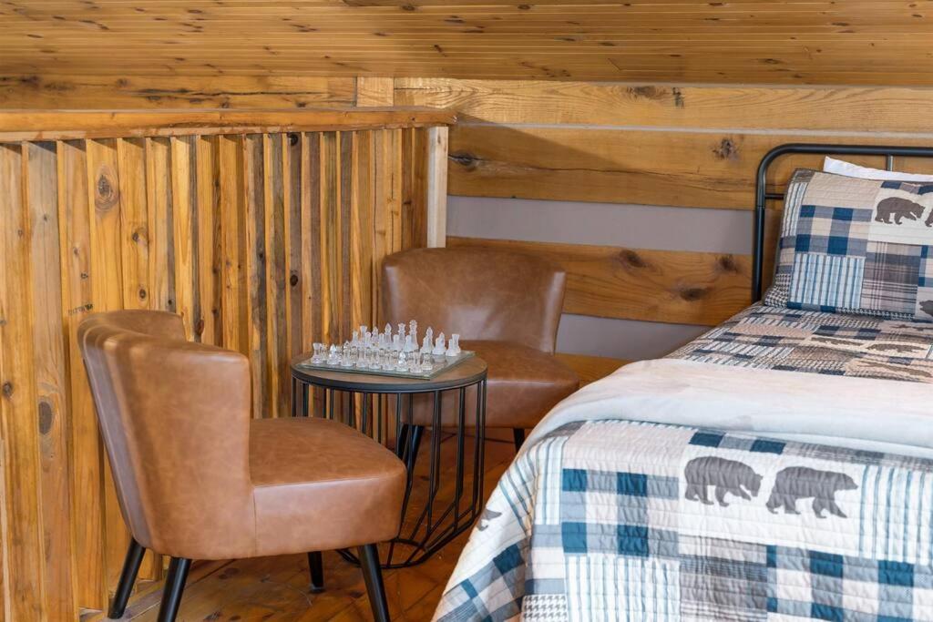 Deerview Cabin by Wanderlust Properties photo 3