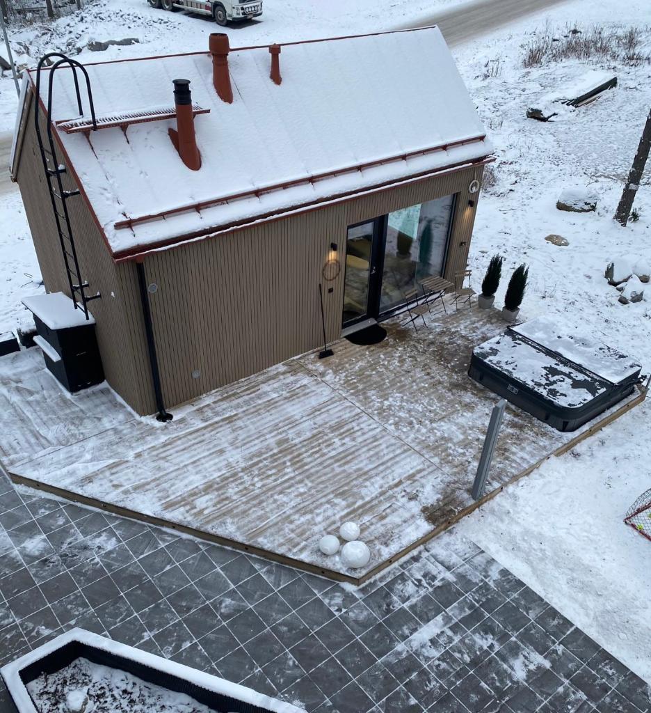 Guesthouse with sauna & hot tub & cold water pool photo 1