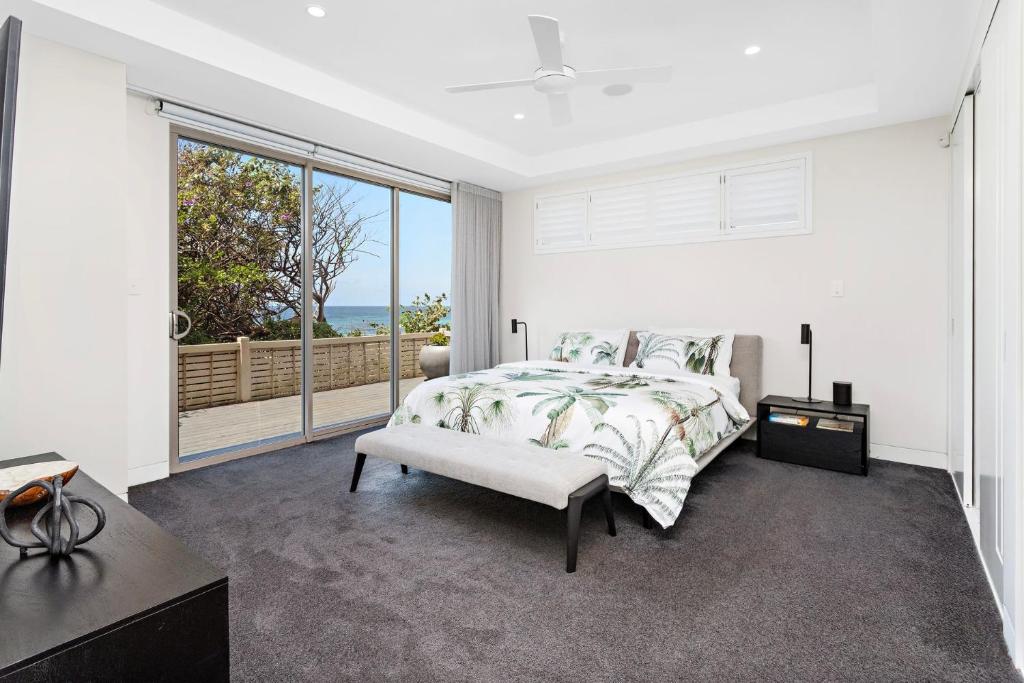 Beachfront Bliss photo 3