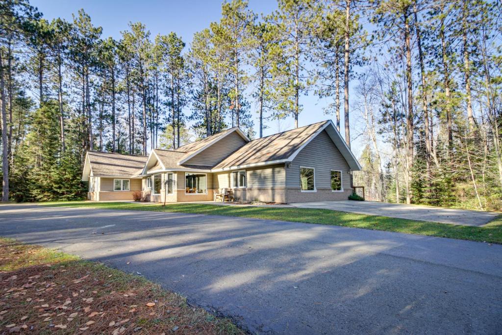 Peaceful Hibbing Getaway Heated Floors, Fire Pit! photo 1
