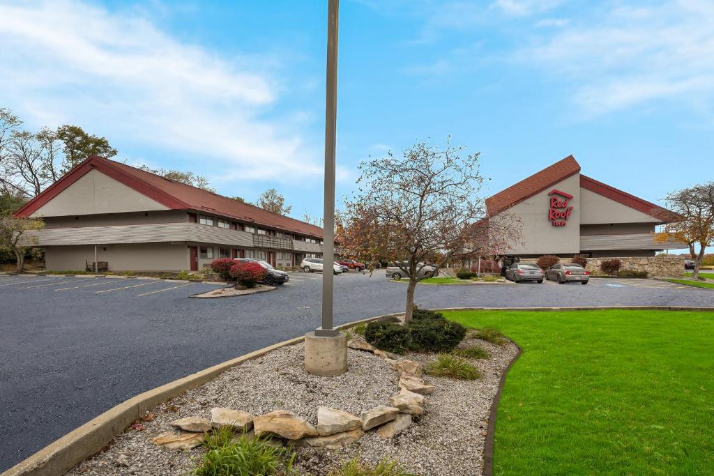 Red Roof Inn Cleveland - Independence photo 2