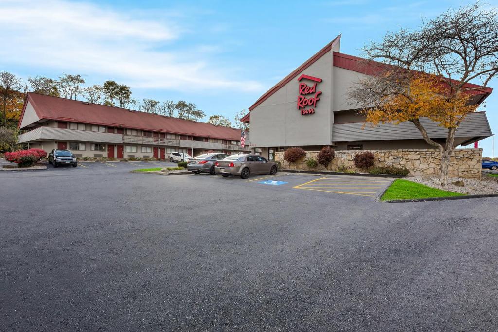 Red Roof Inn Cleveland - Independence photo 1
