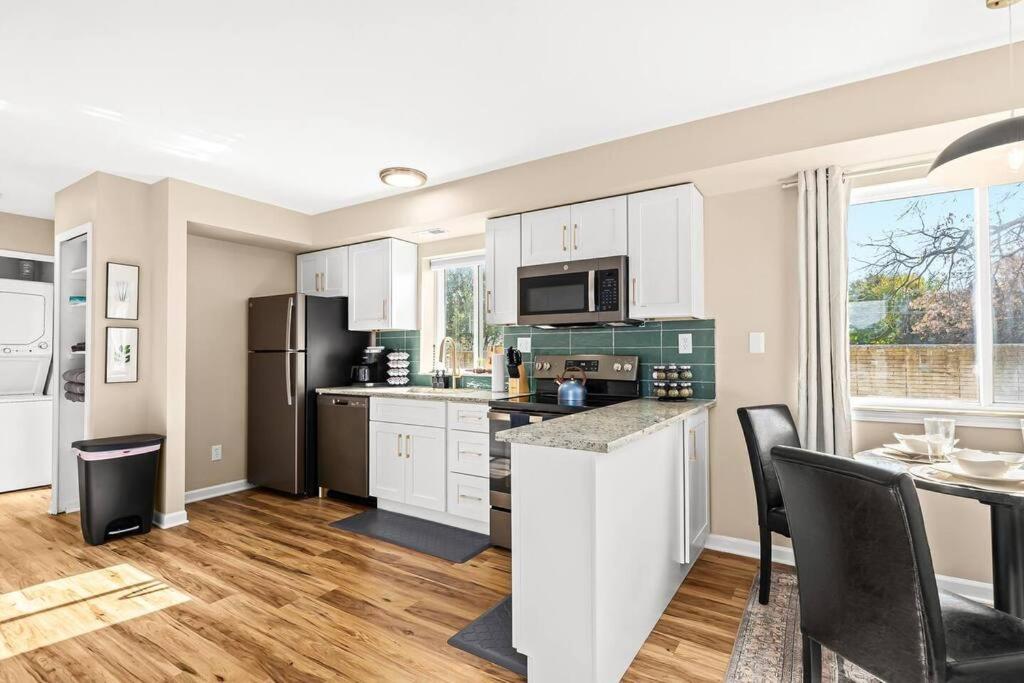 New Cozy Lower Flat in Roseville photo 3