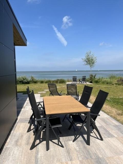Enkhuizer Strand Chalet Seestern Erste Reihe Hausnr 230 photo 1