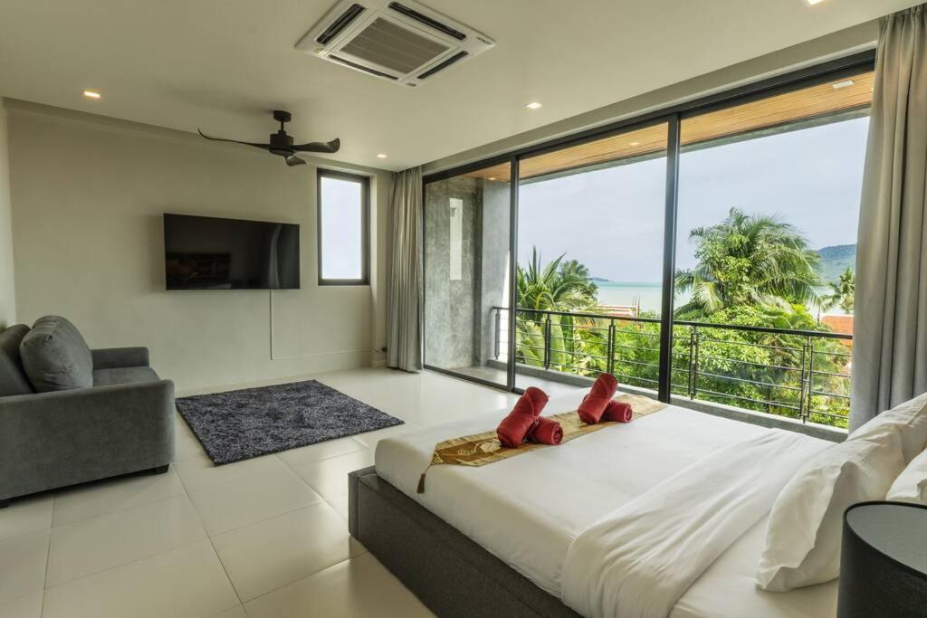 Attractive SeaView 4br Private Pool Villa photo 3