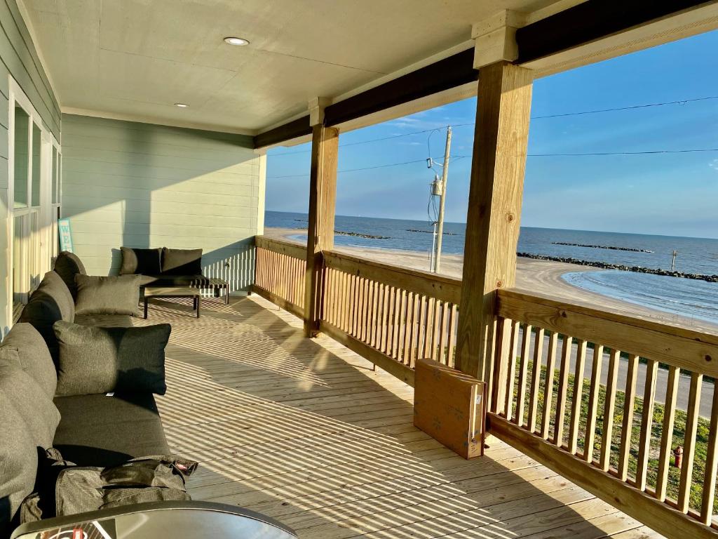 OceanFront home near HollyBeach
