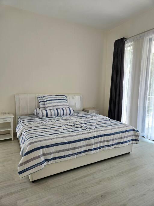 4BR Private Villa with Pool in the Heart of city photo 2