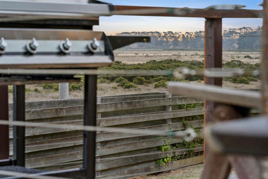 Nature's Edge Hideaway photo 2