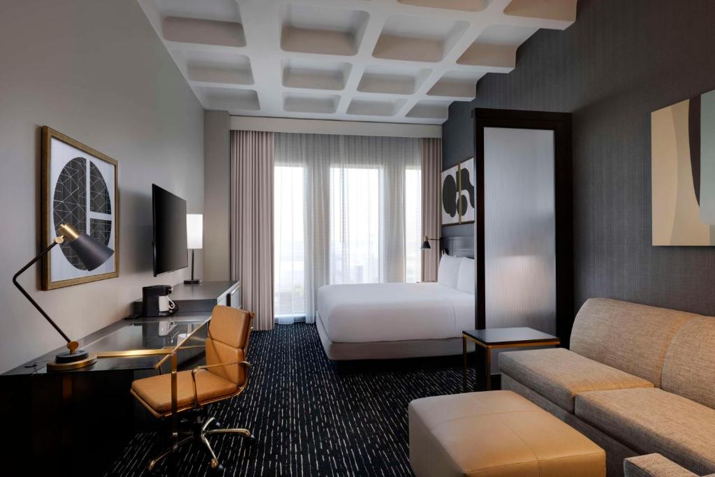 Hyatt Place LAX/Century Blvd Room Type - High Floor | King Bed (Plus Sofa Bed)