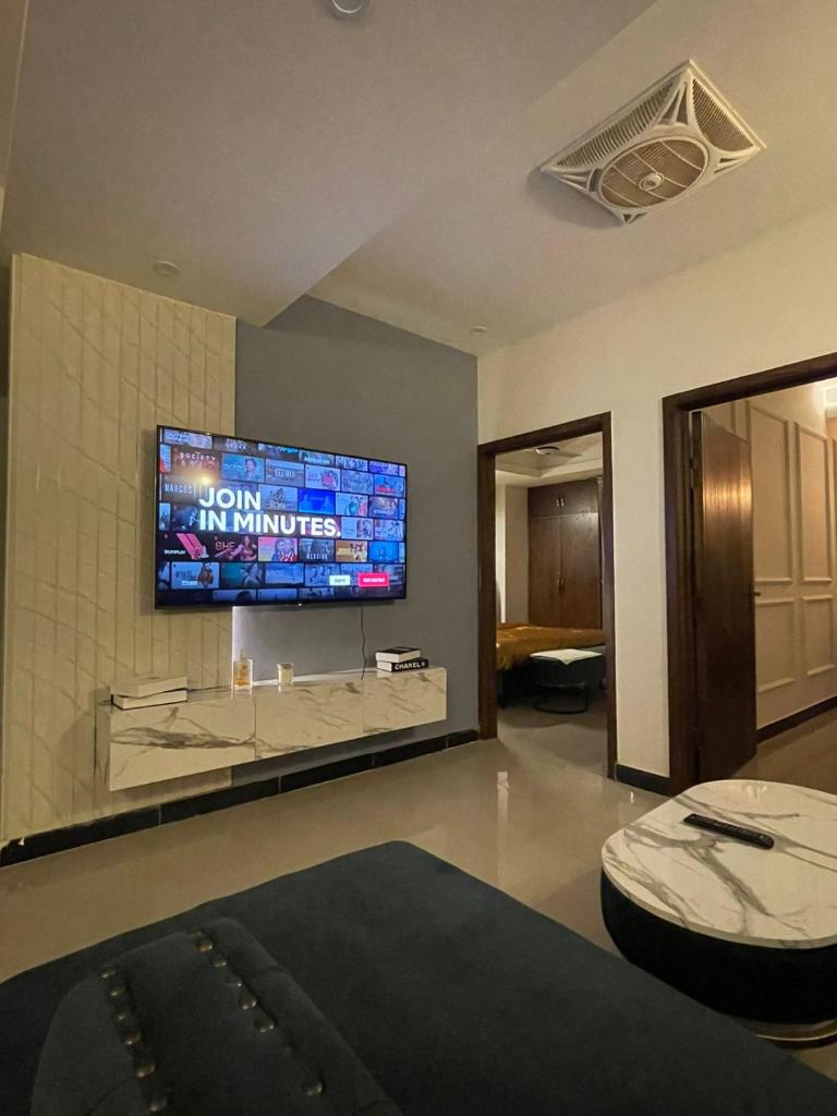 French 2-bed photo 2